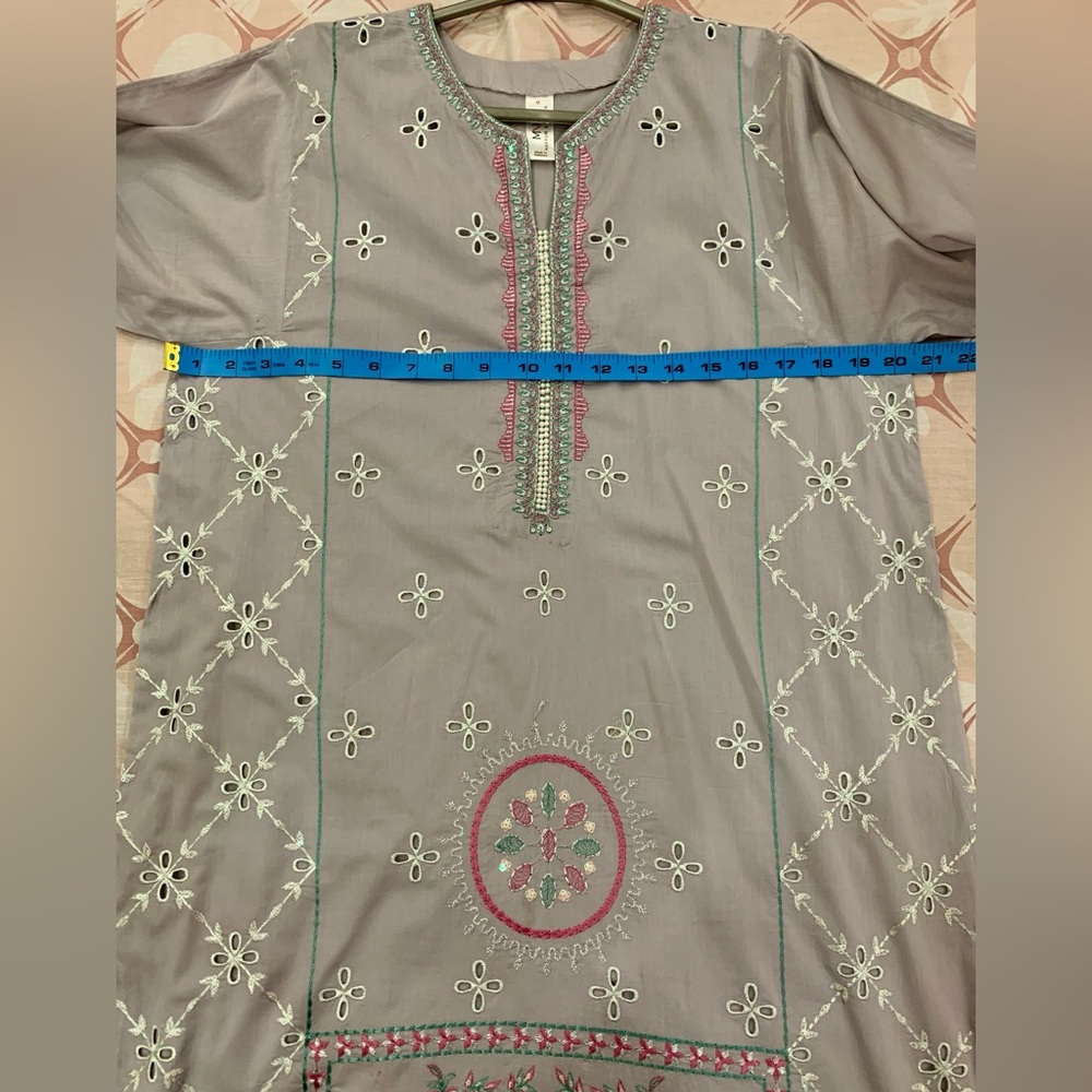 Maryum & Maria Embroidered Suit - Picture 14 of 17